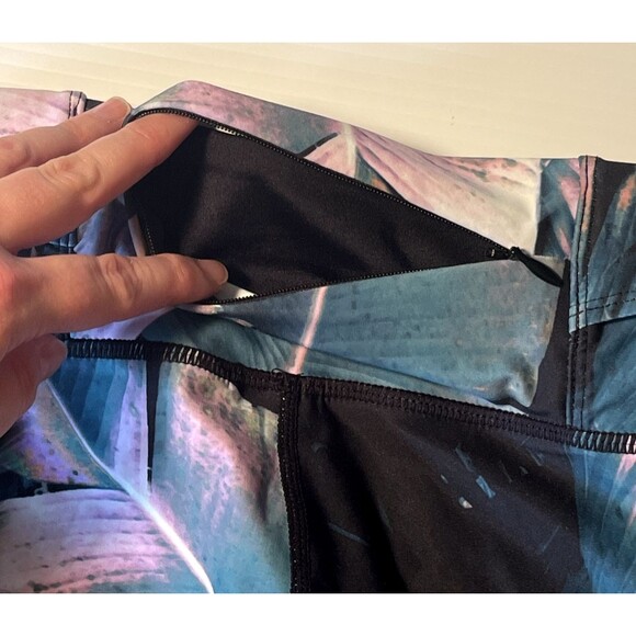 Fabletics Leggings Womens XS Extra Small Gia PowerLite Crop Capri Havana Pockets - Picture 4 of 10